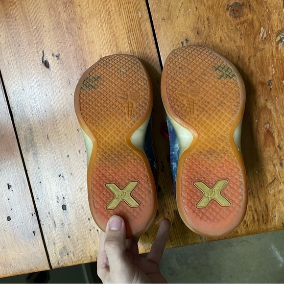 Kobe 10 Independence Day size 3.5 - Picture 4 of 5